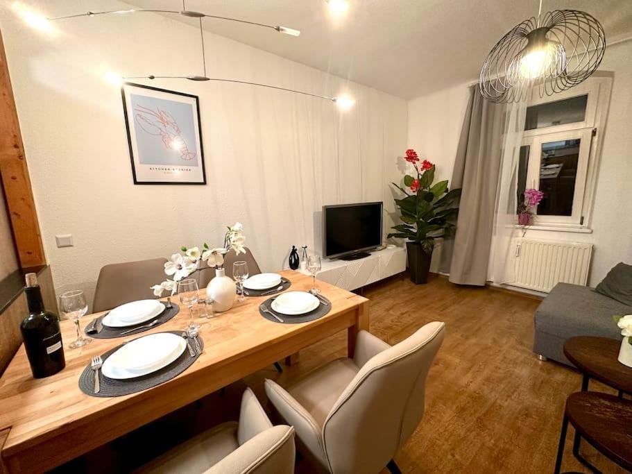 Modern Eingerichtete Wohnung Im Stadtzentrum Zittau Kostenloser Parkplatz Экстерьер фото